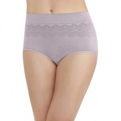 Panties Women's No Pinch-No Show Seamless Brief Panty 13170- Earthy Grey Lace- X-Large (8) - C8194DEKHGA