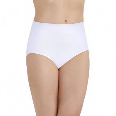 Panties Women's Smoothing Comfort Brief Panties with Rear Lift - Seamless - White - CA12H9RRUS3